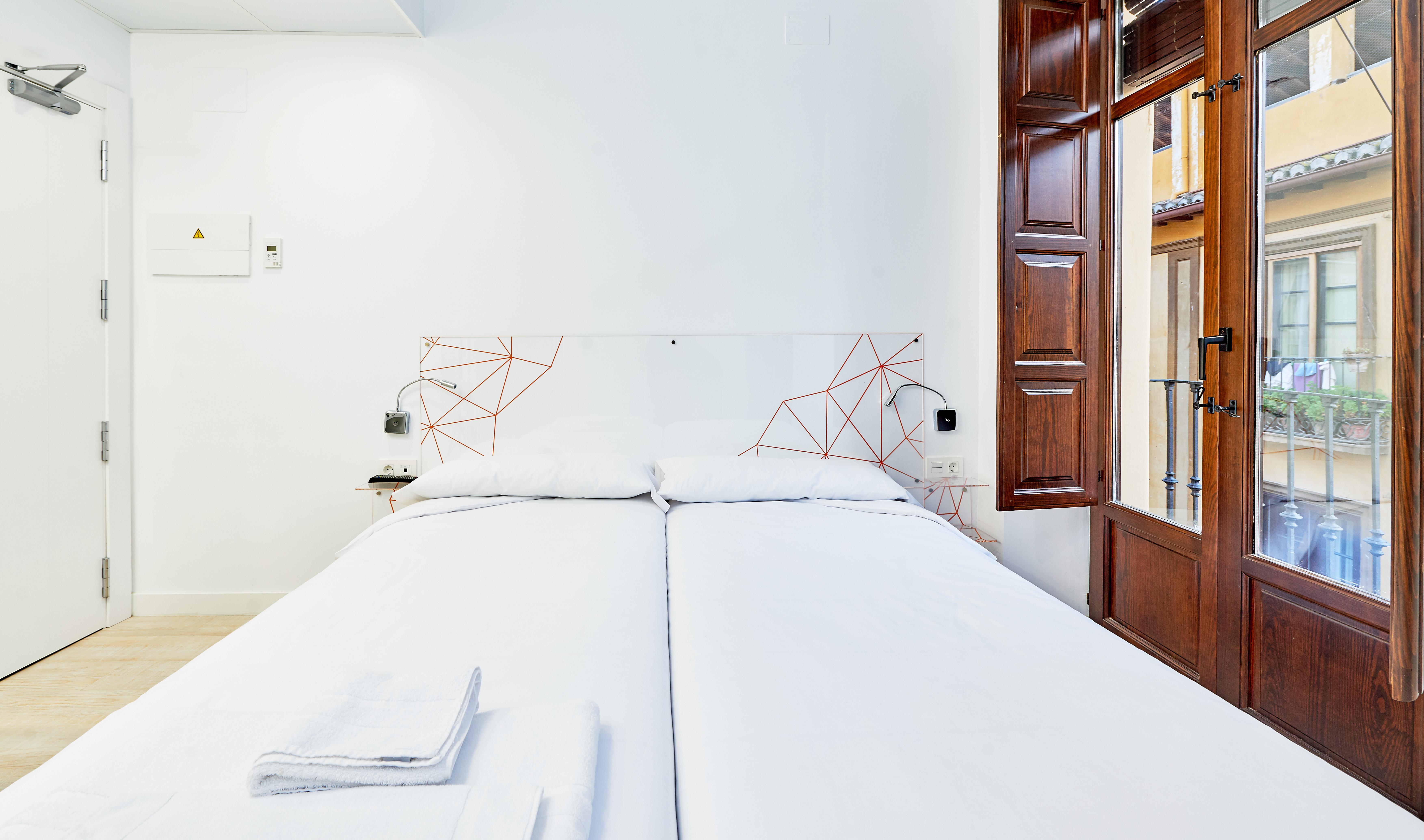 AMC Granada Hotel: Your Secret Oasis Awaits